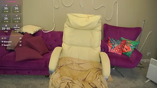 BellaLaPetit online show from 10-29-25, 02:25