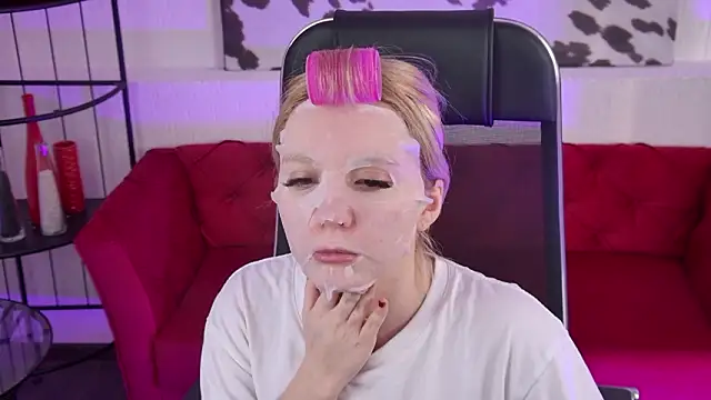 AuroraWrenfield online show from 02-25-26, 04:33