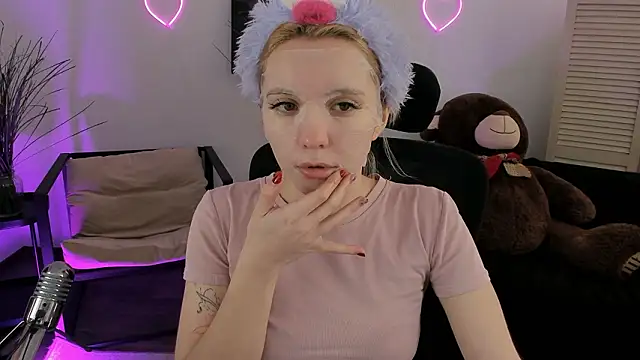 AuroraWrenfield online show from 03-09-26, 04:27