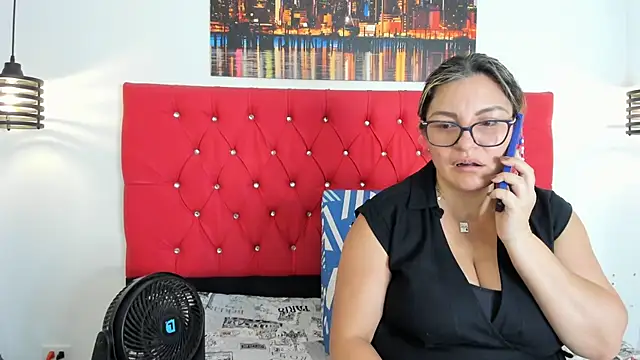 Snapshot of carolinacrus01 chatting on 09-14-25, 03:55 carolinacrus01 online show from 09-14-25, 03:55