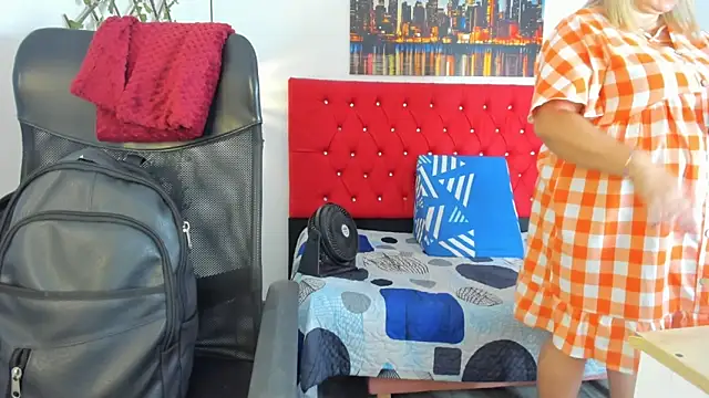 carolinacrus01 online show from 11-21-25, 02:27