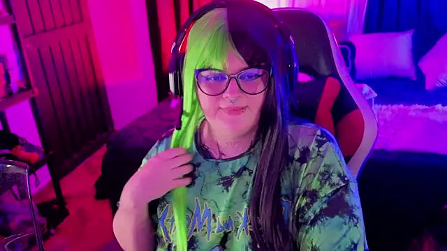 Mariana velezz online show from 04-16-26, 06:25