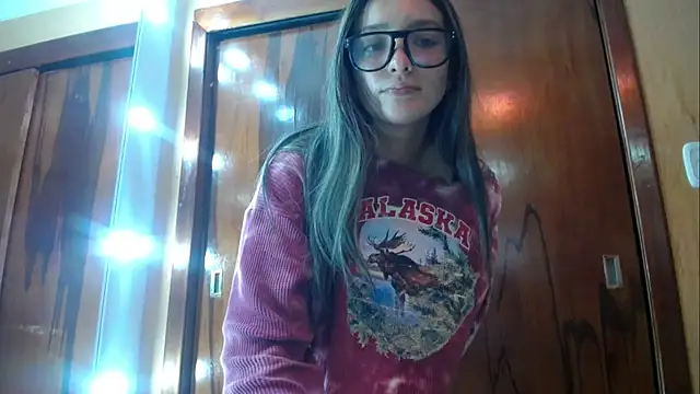 Snapshot of miss_lilieth chatting on 05-10-26, 02:11 miss lilieth online show from 05-10-26, 02:11