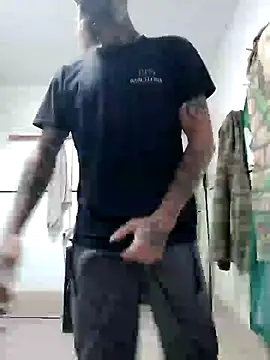 Snapshot of Zk1980 chatting on 10-27-25, 07:29 Zk1980 online show from 10-27-25, 07:29