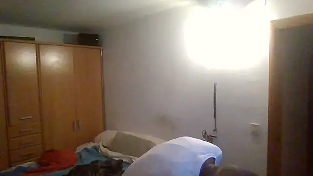 Snapshot of Zk1980 chatting on 10-31-25, 09:38 Zk1980 online show from 10-31-25, 09:38