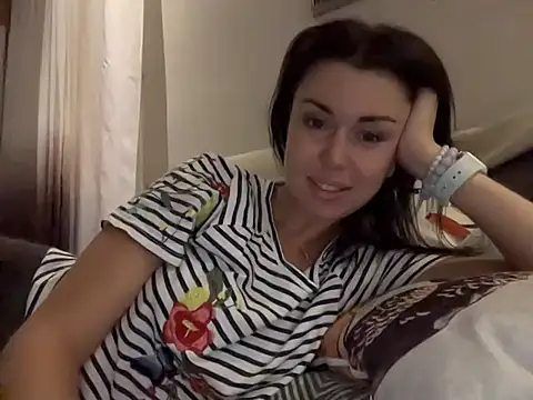 Gilin1 online show from 10-13-25, 06:52