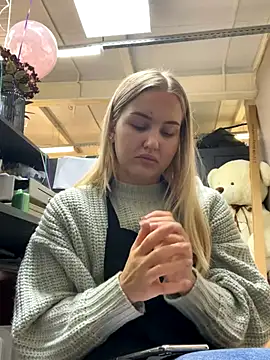 CandyVice online show from 10-17-25, 04:20