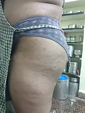 dhanshri143 online show from 10-28-25, 04:49