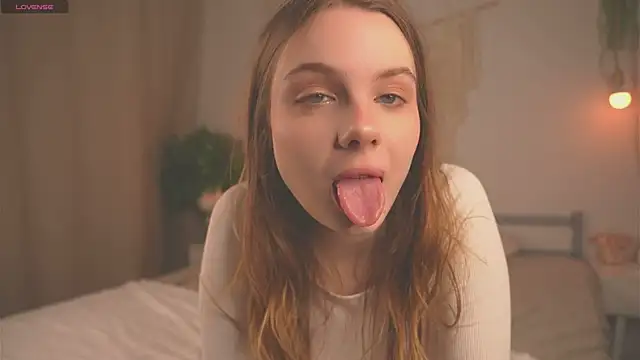 Snapshot of Lu__Lane chatting on 09-23-25, 07:55 Lu Lane online show from 09-23-25, 07:55