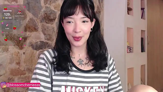 Snapshot of slobberynjuicy_ chatting on 09-11-25, 02:06 slobberynjuicy online show from 09-11-25, 02:06