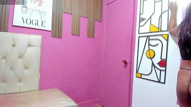 Lucia Spear online show from 12-17-25, 12:44