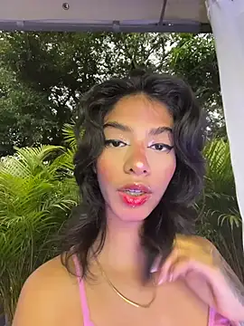 Snapshot of TweetiePieXXX chatting on 11-18-25, 10:25 TweetiePieXXX online show from 11-18-25, 10:25