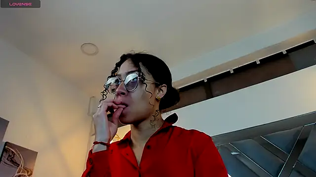 Hanna Cornee  online show from 09-17-25, 01:46