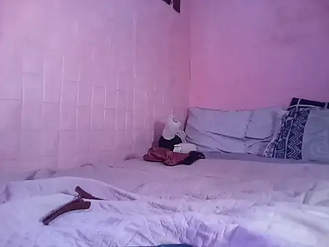 Snapshot of Kellye_hotTs chatting on 11-26-25, 08:43 Kellye hotTs online show from 11-26-25, 08:43