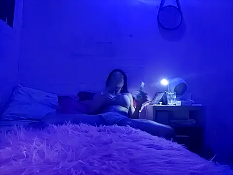 Snapshot of Kellye_hotTs chatting on 12-23-25, 02:42 Kellye hotTs online show from 12-23-25, 02:42