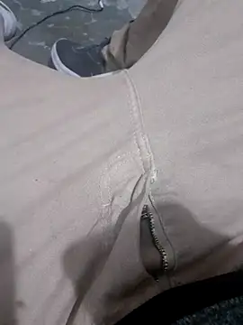 Snapshot of Lunaty00 chatting on 11-17-25, 11:27 Lunaty00 online show from 11-17-25, 11:27