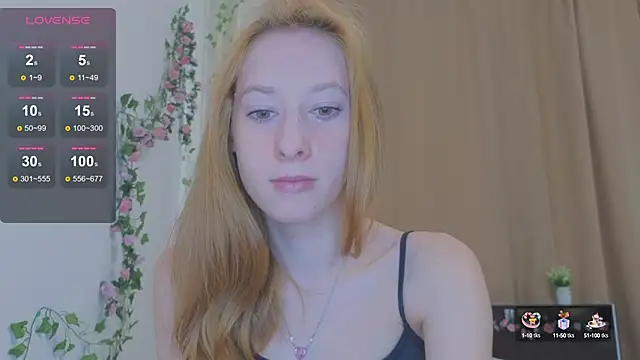 Snapshot of Candy_Flosse chatting on 09-15-25, 07:52 Candy Flosse online show from 09-15-25, 07:52