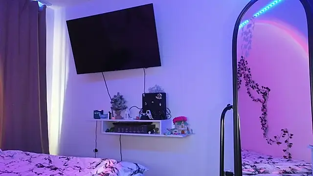 Snapshot of Candy_Flosse chatting on 10-27-25, 10:41 Candy Flosse online show from 10-27-25, 10:41