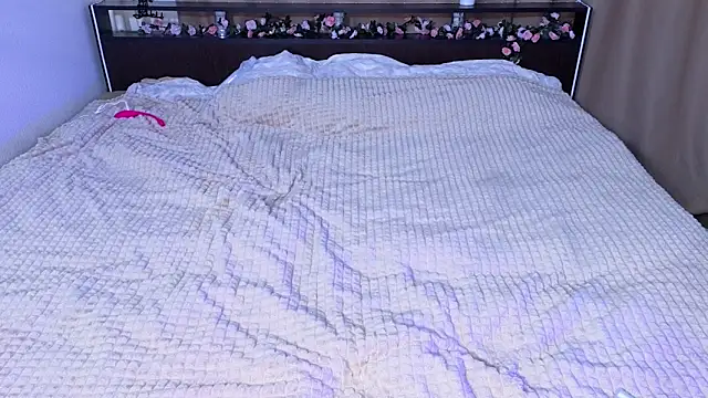 Snapshot of Candy_Flosse chatting on 11-11-25, 09:31 Candy Flosse online show from 11-11-25, 09:31