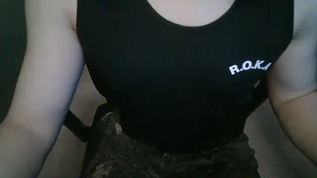 Snapshot of 111owo111 chatting on 05-22-26, 12:33 111owo111 online show from 05-22-26, 12:33