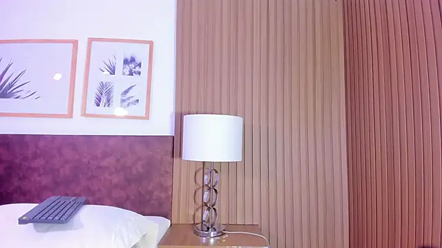 cutie katy  online show from 11-24-25, 04:45