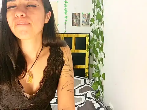 lucywhite13 online show from 09-15-25, 11:16