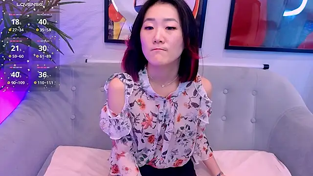 AikoYamada online show from 10-14-25, 06:25