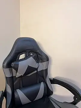 Snapshot of Vliacoooper2 chatting on 03-29-26, 10:37 Vliacoooper2 online show from 03-29-26, 10:37