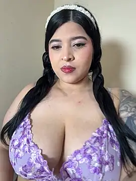 Snapshot of Vliacoooper2 chatting on 04-03-26, 10:57 Vliacoooper2 online show from 04-03-26, 10:57