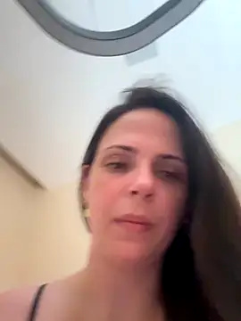 Snapshot of Lady_LauraRose chatting on 10-18-25, 02:40 Lady LauraRose online show from 10-18-25, 02:40