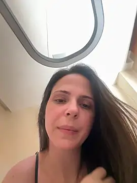 Snapshot of Lady_LauraRose chatting on 10-24-25, 06:48 Lady LauraRose online show from 10-24-25, 06:48