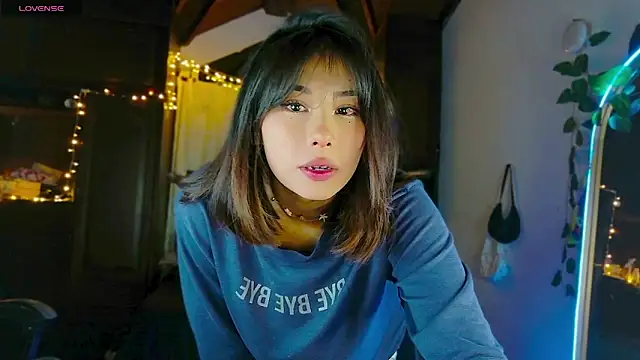 Shisuku Sophi online show from 04-18-26, 06:06