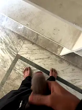 Snapshot of hyderabadii_boi chatting on 11-18-25, 08:08 hyderabadii boi online show from 11-18-25, 08:08