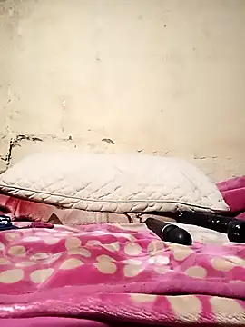 Snapshot of RFeltomWhitJ chatting on 09-09-25, 12:54 RFeltomWhitJ online show from 09-09-25, 12:54