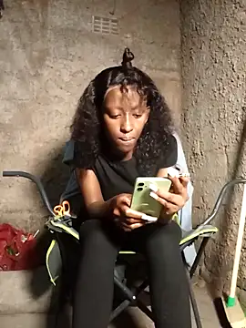 Snapshot of RFeltomWhitJ chatting on 09-20-25, 05:36 RFeltomWhitJ online show from 09-20-25, 05:36