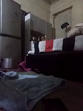 Snapshot of RFeltomWhitJ chatting on 09-25-25, 01:42 RFeltomWhitJ online show from 09-25-25, 01:42