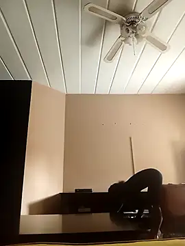 Snapshot of RFeltomWhitJ chatting on 10-19-25, 09:32 RFeltomWhitJ online show from 10-19-25, 09:32