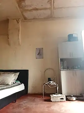 Snapshot of RFeltomWhitJ chatting on 11-03-25, 05:42 RFeltomWhitJ online show from 11-03-25, 05:42