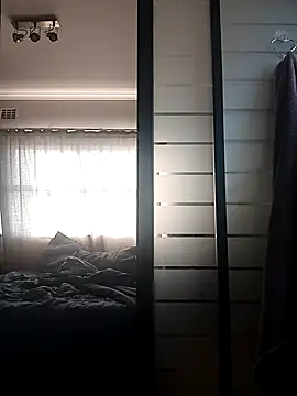 Snapshot of RFeltomWhitJ chatting on 11-08-25, 04:34 RFeltomWhitJ online show from 11-08-25, 04:34