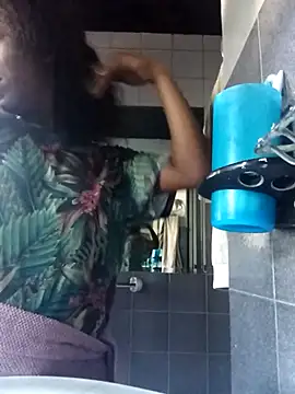 Snapshot of RFeltomWhitJ chatting on 11-09-25, 05:28 RFeltomWhitJ online show from 11-09-25, 05:28