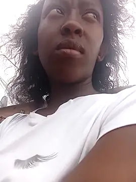 Snapshot of RFeltomWhitJ chatting on 11-10-25, 06:23 RFeltomWhitJ online show from 11-10-25, 06:23