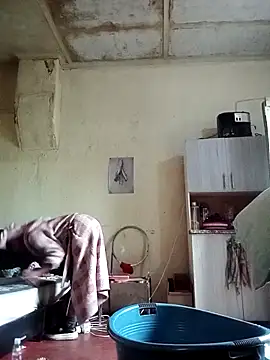 Snapshot of RFeltomWhitJ chatting on 11-18-25, 05:01 RFeltomWhitJ online show from 11-18-25, 05:01