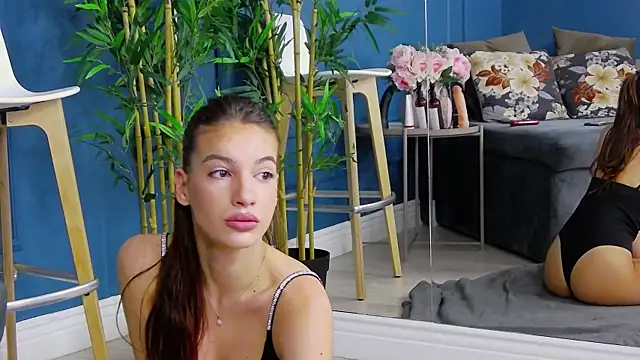 Snapshot of KimmDaviss chatting on 10-25-25, 06:54 KimmDaviss online show from 10-25-25, 06:54