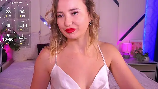 Snapshot of SofieBloom chatting on 10-09-25, 07:34 SofieBloom online show from 10-09-25, 07:34