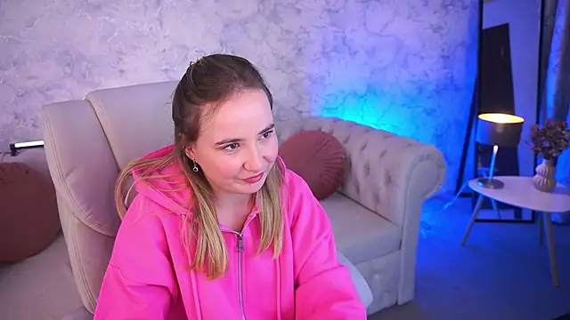 Snapshot of SofieBloom chatting on 10-30-25, 11:38 SofieBloom online show from 10-30-25, 11:38