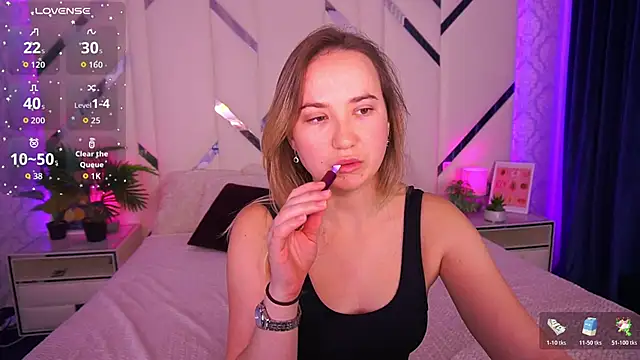 Snapshot of SofieBloom chatting on 11-06-25, 11:48 SofieBloom online show from 11-06-25, 11:48