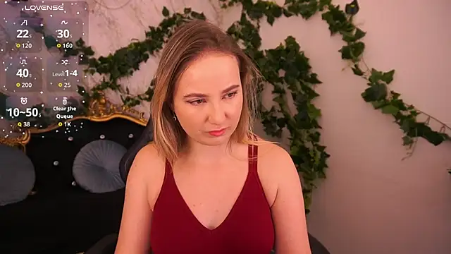 Snapshot of SofieBloom chatting on 11-13-25, 11:25 SofieBloom online show from 11-13-25, 11:25