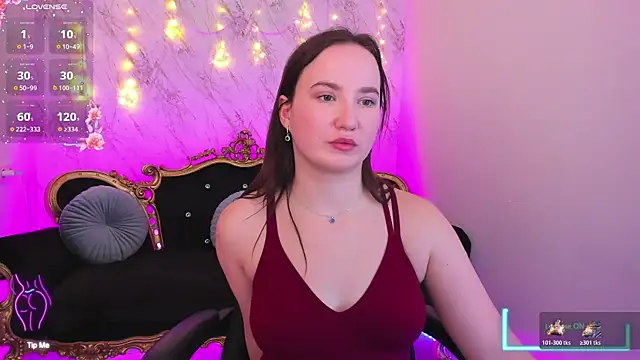 Snapshot of SofieBloom chatting on 01-08-26, 09:28 SofieBloom online show from 01-08-26, 09:28