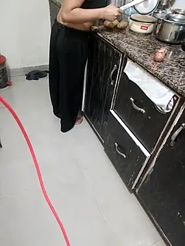 Snapshot of Pihu_Chopra chatting on 10-12-25, 03:11 Pihu Chopra online show from 10-12-25, 03:11