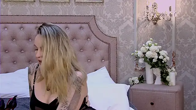 Snapshot of Kate_Storm chatting on 09-24-25, 04:16 Kate Storm online show from 09-24-25, 04:16